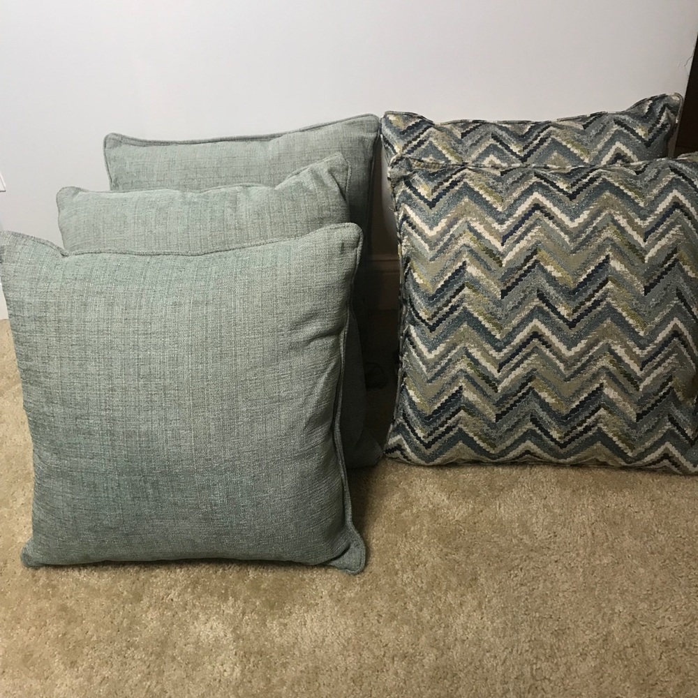 Set of 5 Throw Pillows